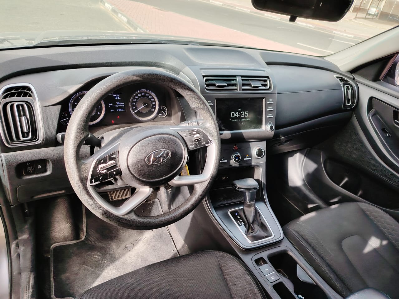 灰色的 现代 Creta 5 座 2023